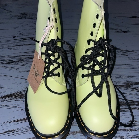 New Dr.Marten WOMEN'S 1460 UNDERCOVER women size 6 US - Picture 3 of 11